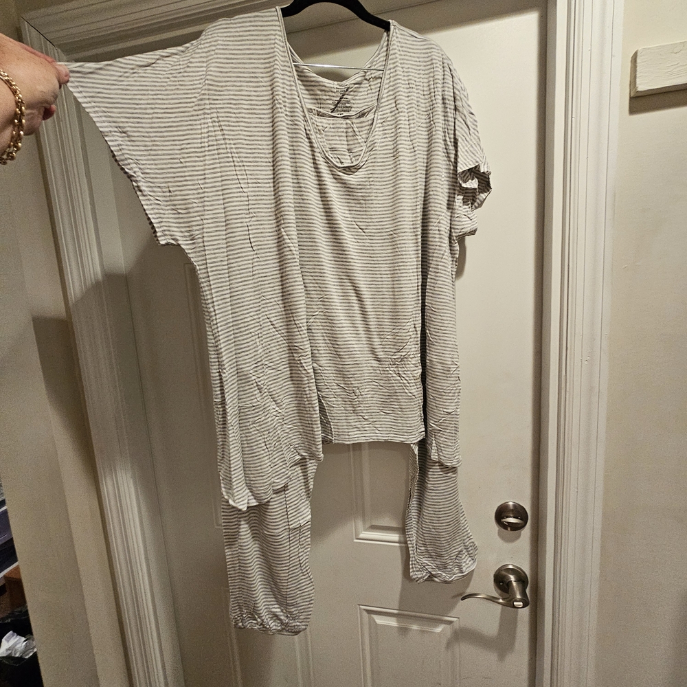 Secret Treasures Cream and Gray Striped Lounge Pajama Set